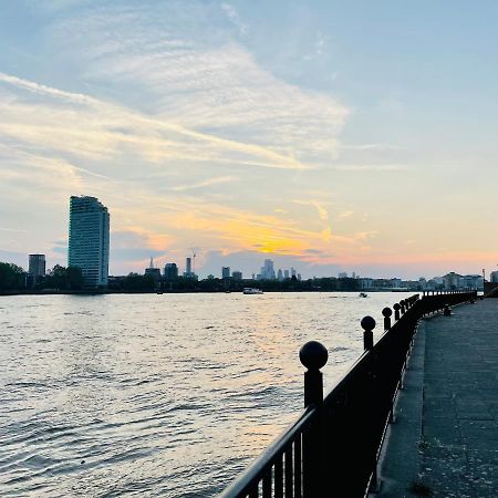 Riverside Premium Double Room Garden View E14 لندن المظهر الخارجي الصورة